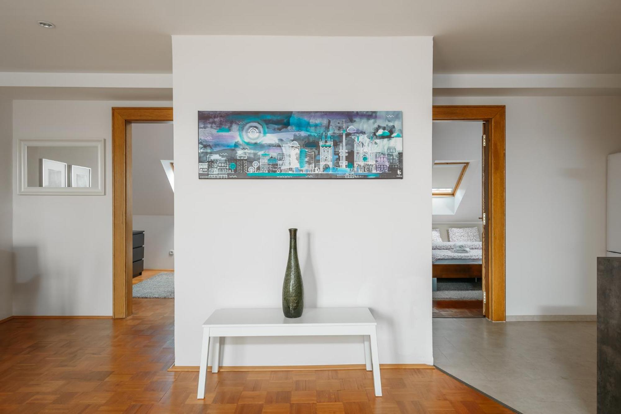 Roy 2 Bdr Apartment With Prague Castle View, Parking & Ac Buitenkant foto