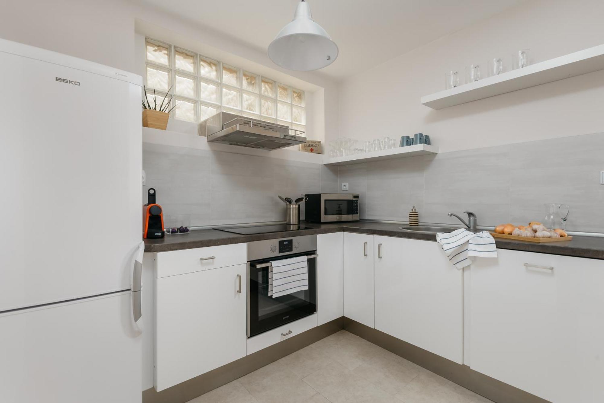 Roy 2 Bdr Apartment With Prague Castle View, Parking & Ac Buitenkant foto