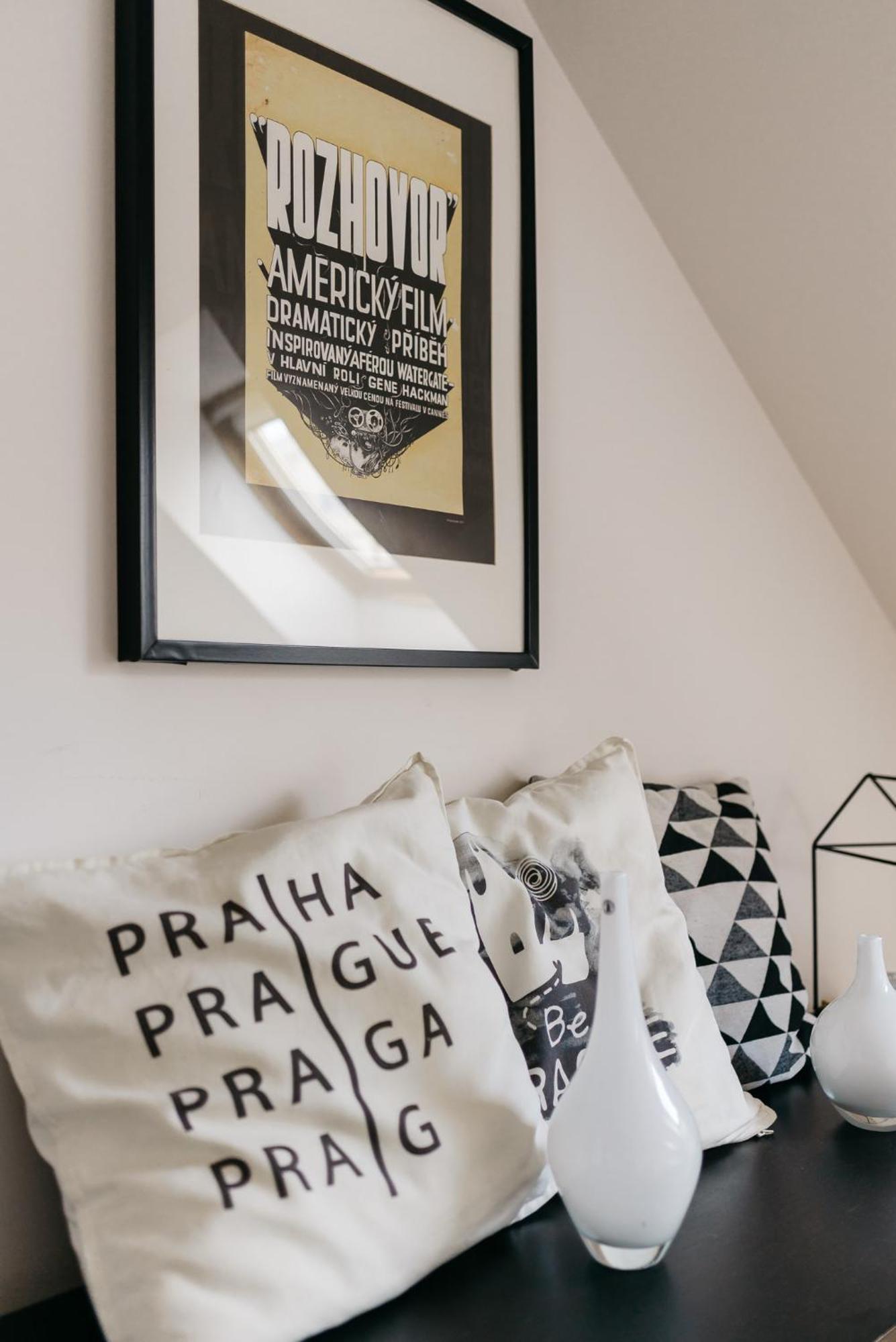 Roy 2 Bdr Apartment With Prague Castle View, Parking & Ac Buitenkant foto