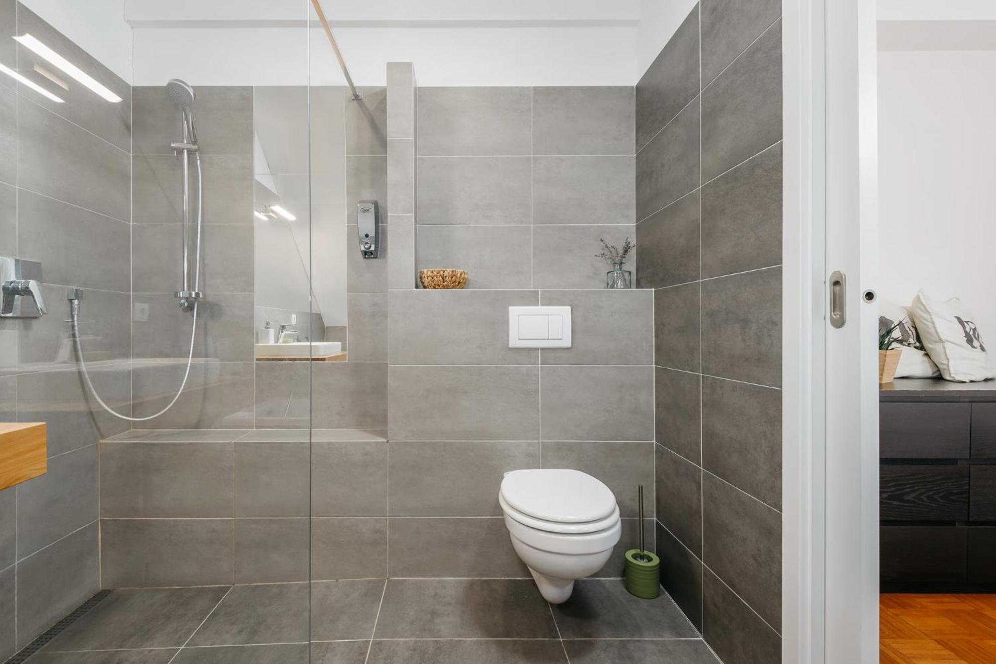Roy 2 Bdr Apartment With Prague Castle View, Parking & Ac Buitenkant foto