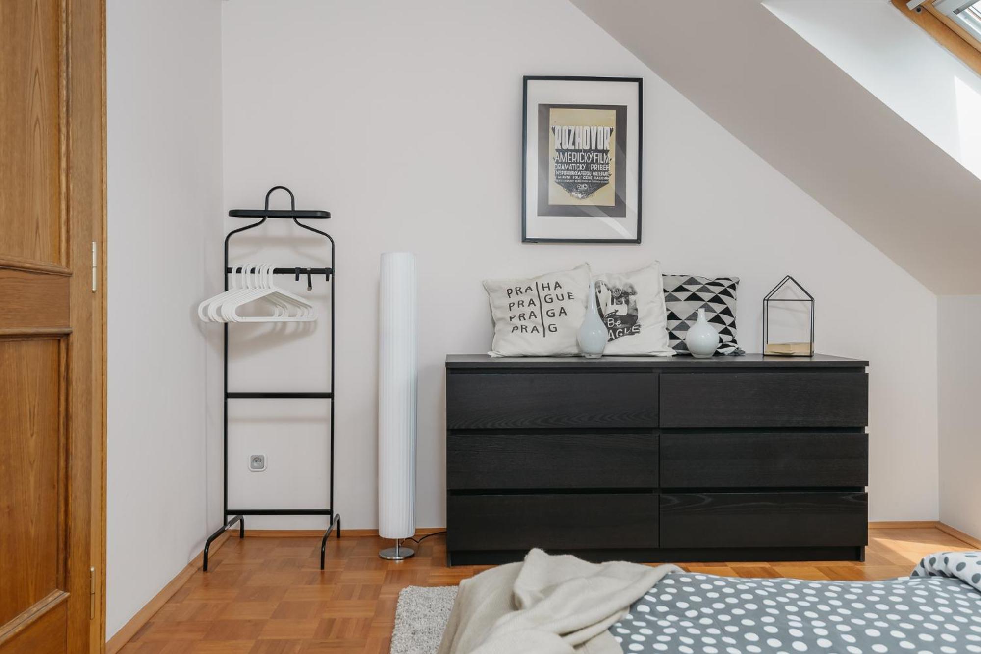 Roy 2 Bdr Apartment With Prague Castle View, Parking & Ac Buitenkant foto